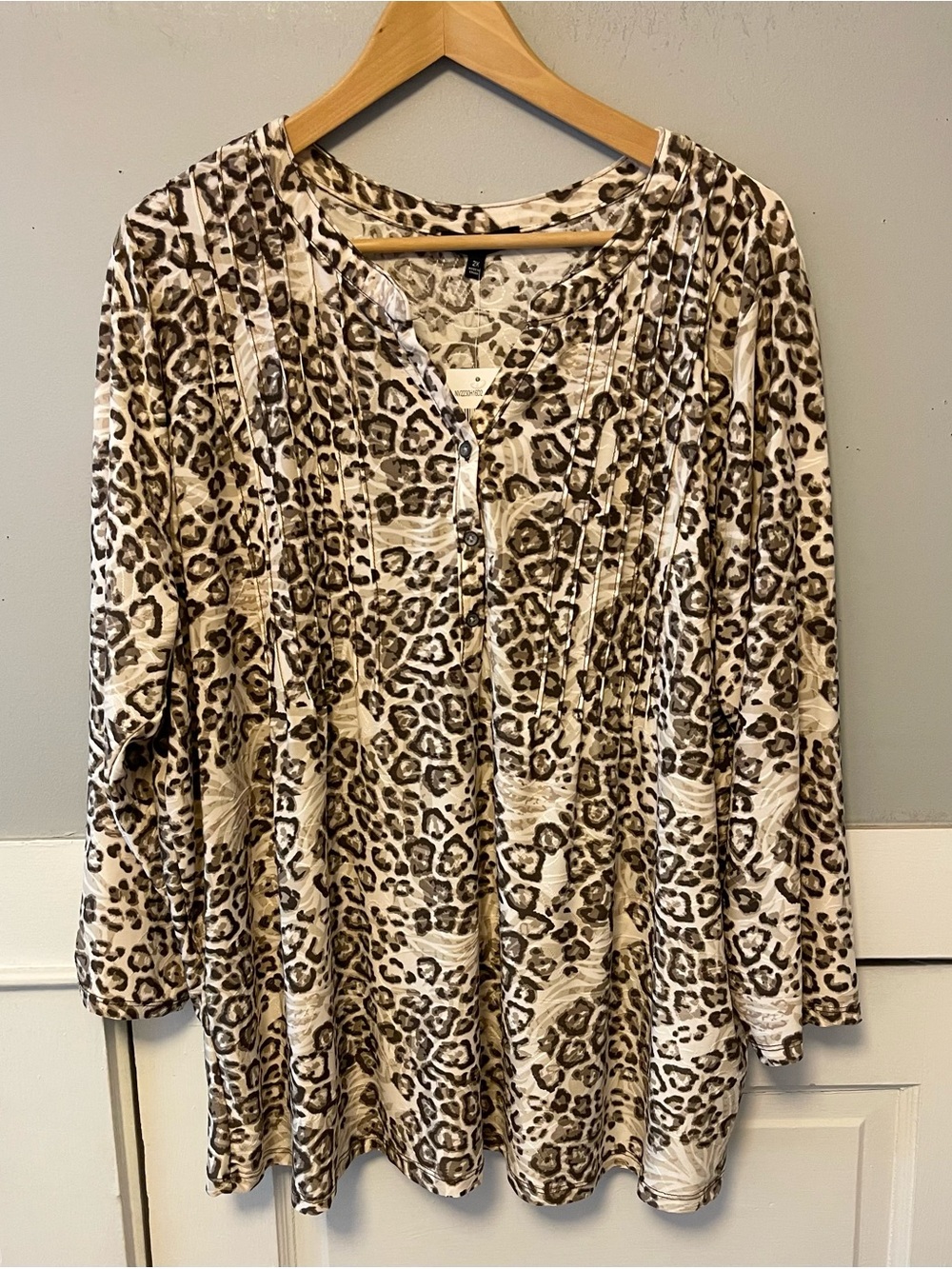 Napa Valley 3/4-Sleeve Henley Blouse